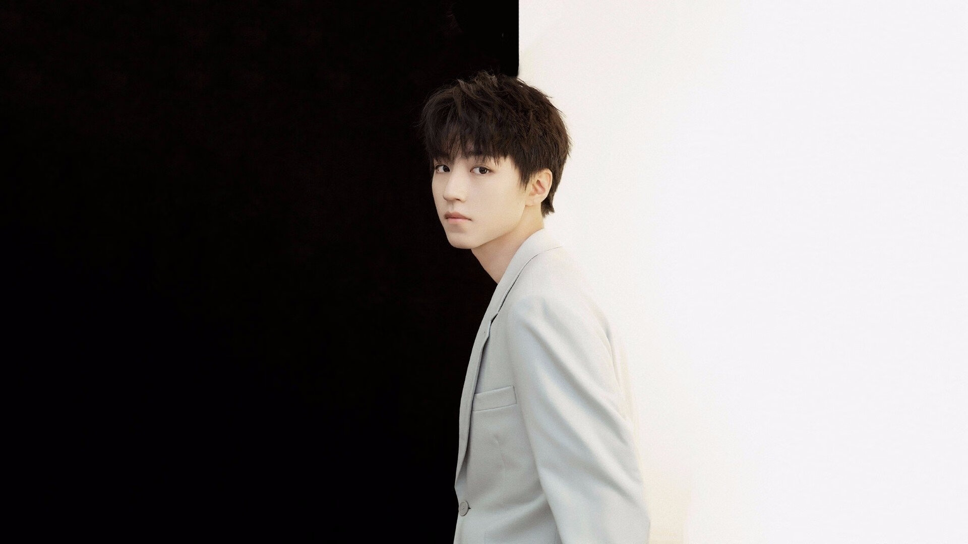 “逆境之光:最惊心动魄的翻盘战役回顾”,片名_逆境